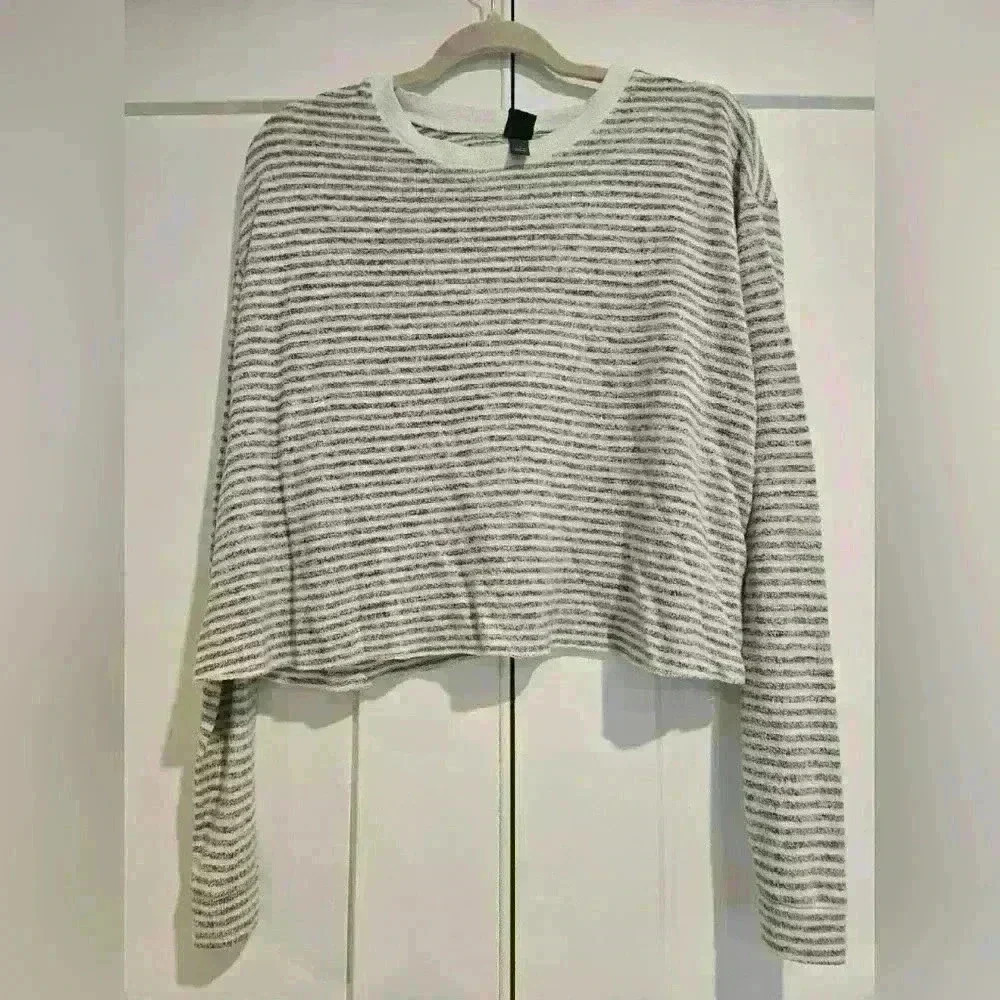 Wild Fable Sweater Grey/White Long Sleeve